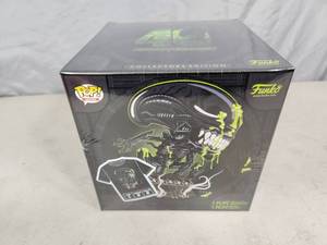 New Funko Pops 40th Anniversary Alien Collector Set with T-Shirt