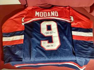Autographed Mike Modano USA Jersey - Beckett Authenticated