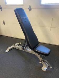 BODY-SOLID Adjustable FlatInclineDecline Bench