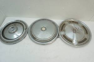 lot 7 image: hub caps