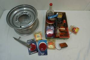 lot 29 image: rim, flat mounting reflector lights