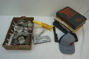 lot 32 image: staple gun ,brackets