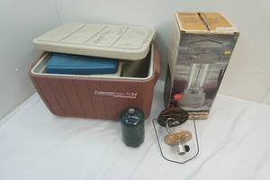 lot 50 image: Rayovac lantern