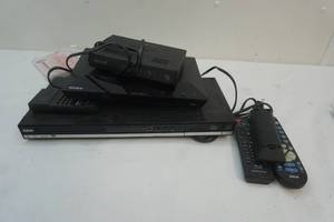 lot 63 image: dvd players