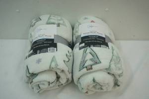 lot 69 image: velvet plush throw