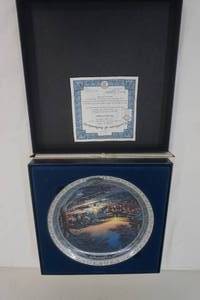 lot 83 image: Terry Redlin plate Heartland Lights plate