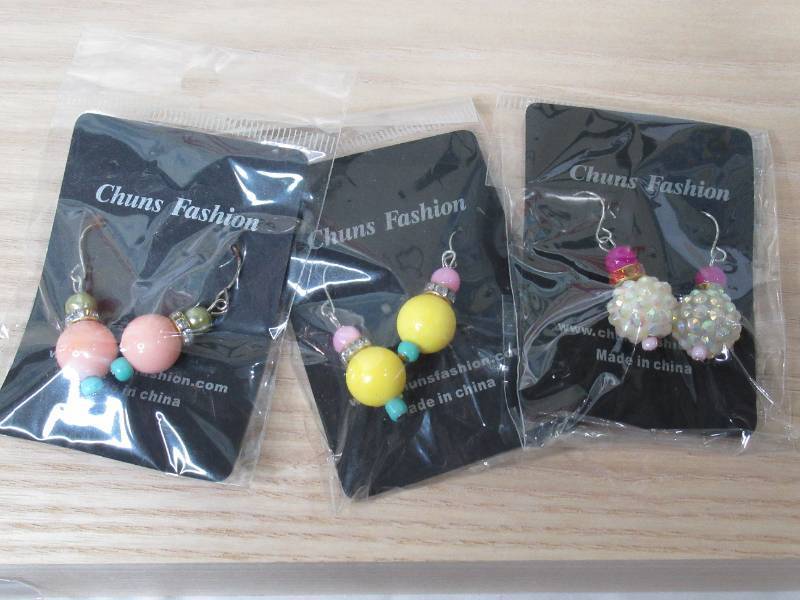 lot 21 image: Chuns Fashion Earrings, Set of 10