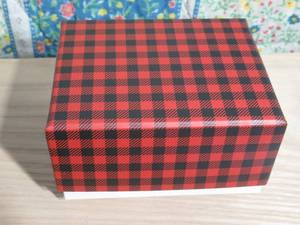 lot 26 image: Holiday Watch Box Set, Plaid