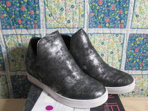 lot 47 image: Corkys Jersey Hidden Wedge Sneakers, Womens Size 10