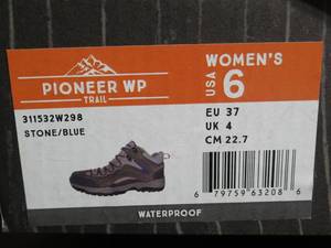 lot 53 image: Womens Northside Pioneer Mid Waterproof Hiker StoneBlue, Size 6