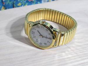 lot 12 image: Quartz Watch