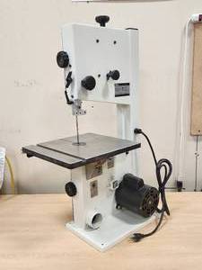 lot 4 image: Rikon 10-305 Bench Top Band Saw
