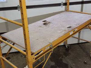 lot 51 image: Drywall Scaffolding Unit
