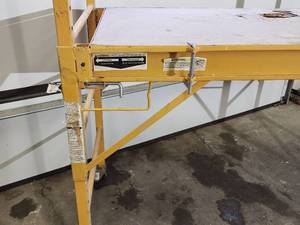lot 49 image: Drywall Scaffolding Unit
