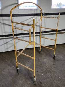 lot 47 image: Portable Collapsing Drywall Scaffolding Unit
