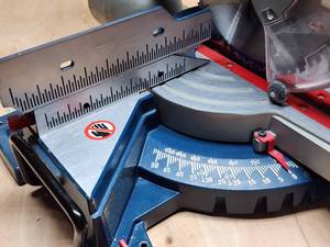 lot 31 image: Bosch Sliding Miter Saw