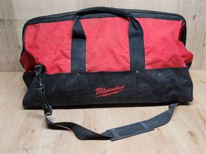 lot 91 image: Large Milwaukee Soft Sided Tool Carrier Bag