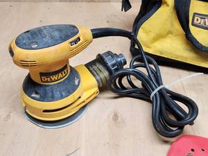 lot 127 image: DeWalt Orbital Electric Sander