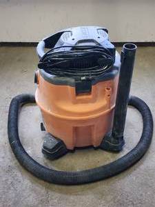lot 35 image: Ridgid 16 Gallon Shop Vacuum