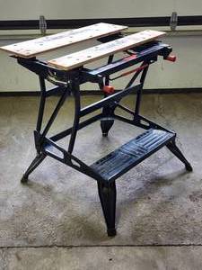 lot 172 image: Black & Decker 425 Portable Workbench and Vice