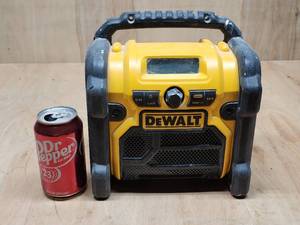 lot 174 image: DeWalt Construction Site AMFM Radio