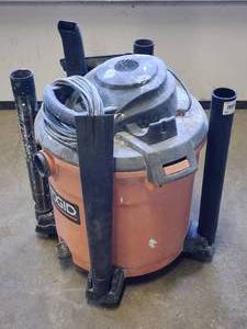 lot 71 image: Ridgid 16 Gallon Shop VacBlower