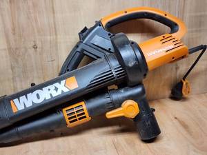 lot 380 image: Worx Electric Leaf Blower