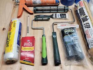 lot 165 image: Large Assortment of Painting Supplies