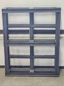 lot 133 image: Metal Pallet Base