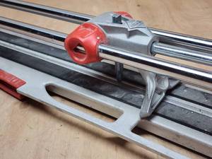 lot 163 image: Tile Cutter