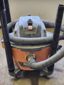 lot 186 image: Ridgid 6 Gallon Shop Vac