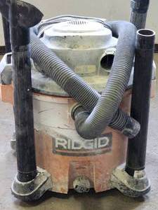 lot 131 image: Ridgid 9 Gallon Shop Vac