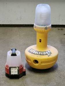 lot 337 image: (2) Portable Electric Lights