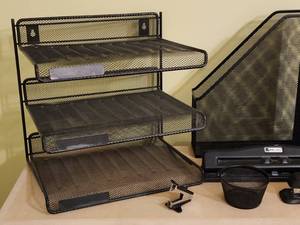 lot 239 image: Assorted Office Desk Organizers