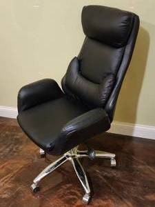lot 237 image: Very Nice Ergonomic Office Chair