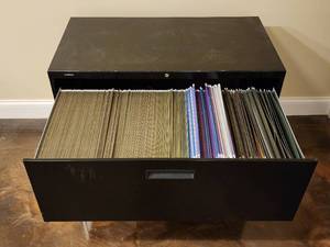 lot 322 image: (2) Drawer Black Metal Filing Cabinet with Contents