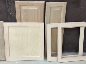 lot 260 image: Assorted Cabinet and Door Panels