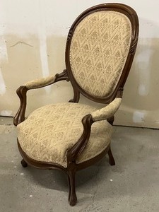 lot 255 image: Vintage Parlor Chair