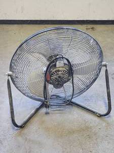 lot 287 image: Electric Floor Fan