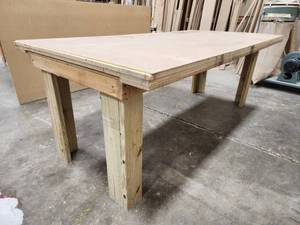 lot 273 image: Woodworking Work BenchStation