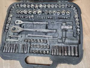 lot 401 image: Husky 14in. 38in. 12in. Mechanics Tool Set