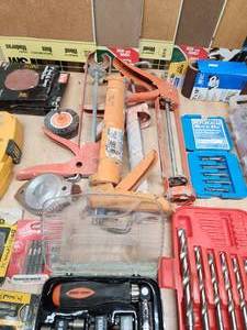 lot 409 image: Assorted Home Improvement Items