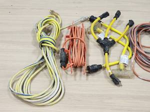 lot 406 image: Assorted Electrical Extension Cords