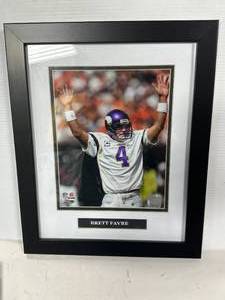 lot 7 image: Brett Favre Minnesota Vikings Framed Photo 13x16 Inch