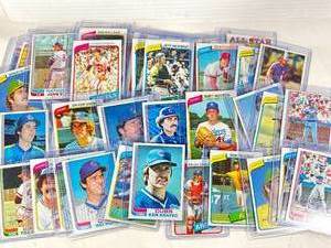 lot 30 image: Misc. Vintage Baseball Card Lot