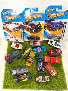 lot 58 image: Vintage Lot of Diecast Cars