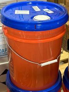 lot 71 image: New 5 Gallon Name Brand Liquid Laundry Detergent ($125 retail)