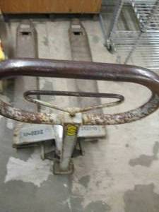 Pallet jack works as it should ...