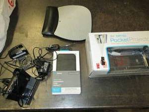 Lot of 3m pocket projector , plantr...