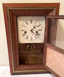 lot 75 image: Vintage Waterbury Clock Company Wall Clock